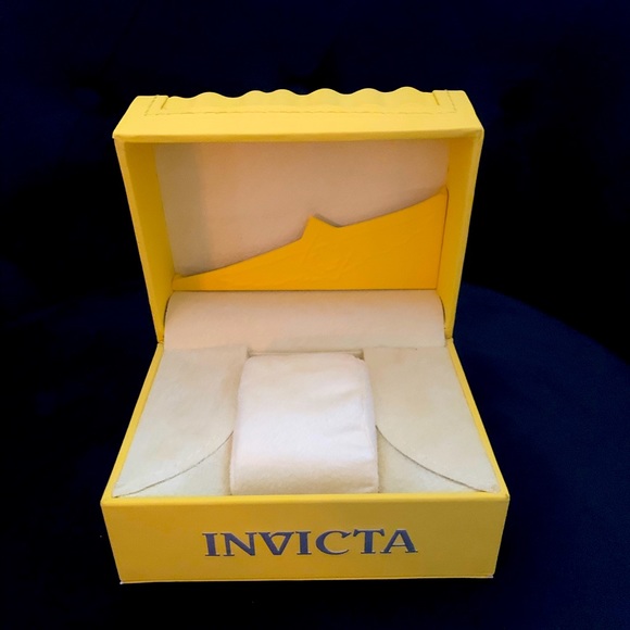 invicta watch suitcase